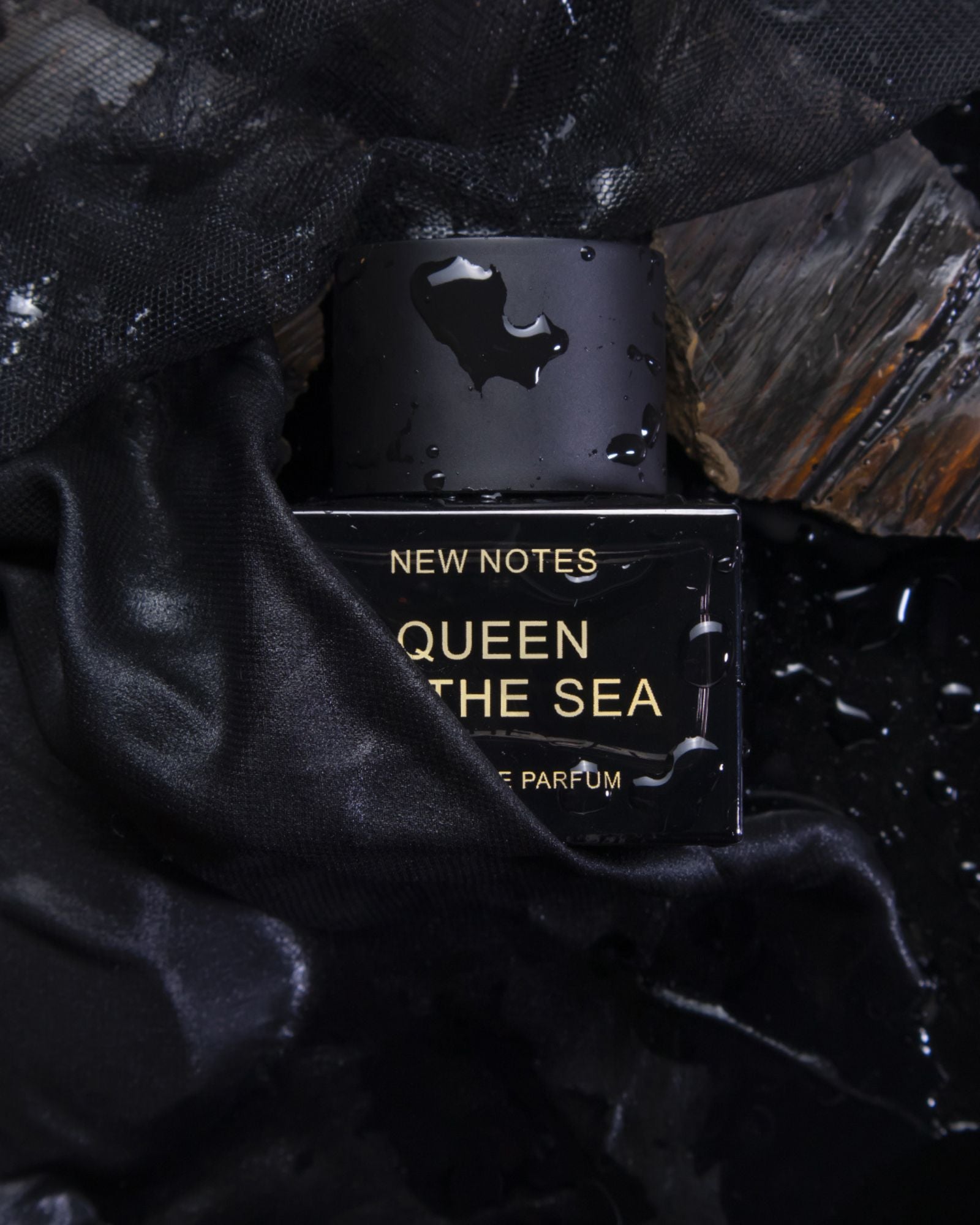NEW NOTES - Queen of the Sea - Estratto di Profumo | macciocu.com