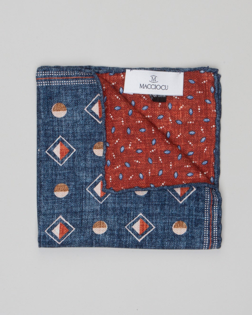 MACCIOCU - Pochette double in seta con fantasia geometrica | macciocu.com