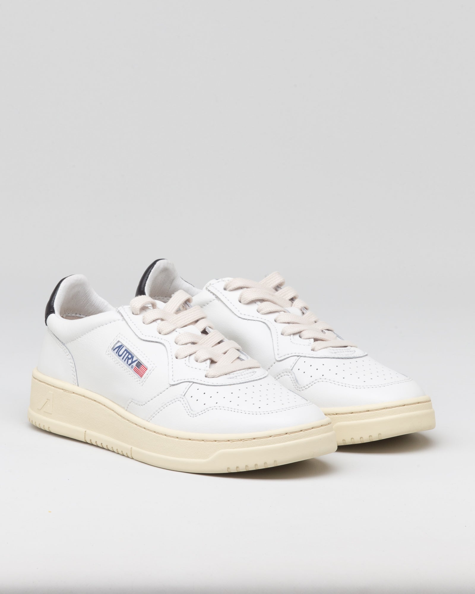 AUTRY - Medalist Low in pelle | macciocu.com