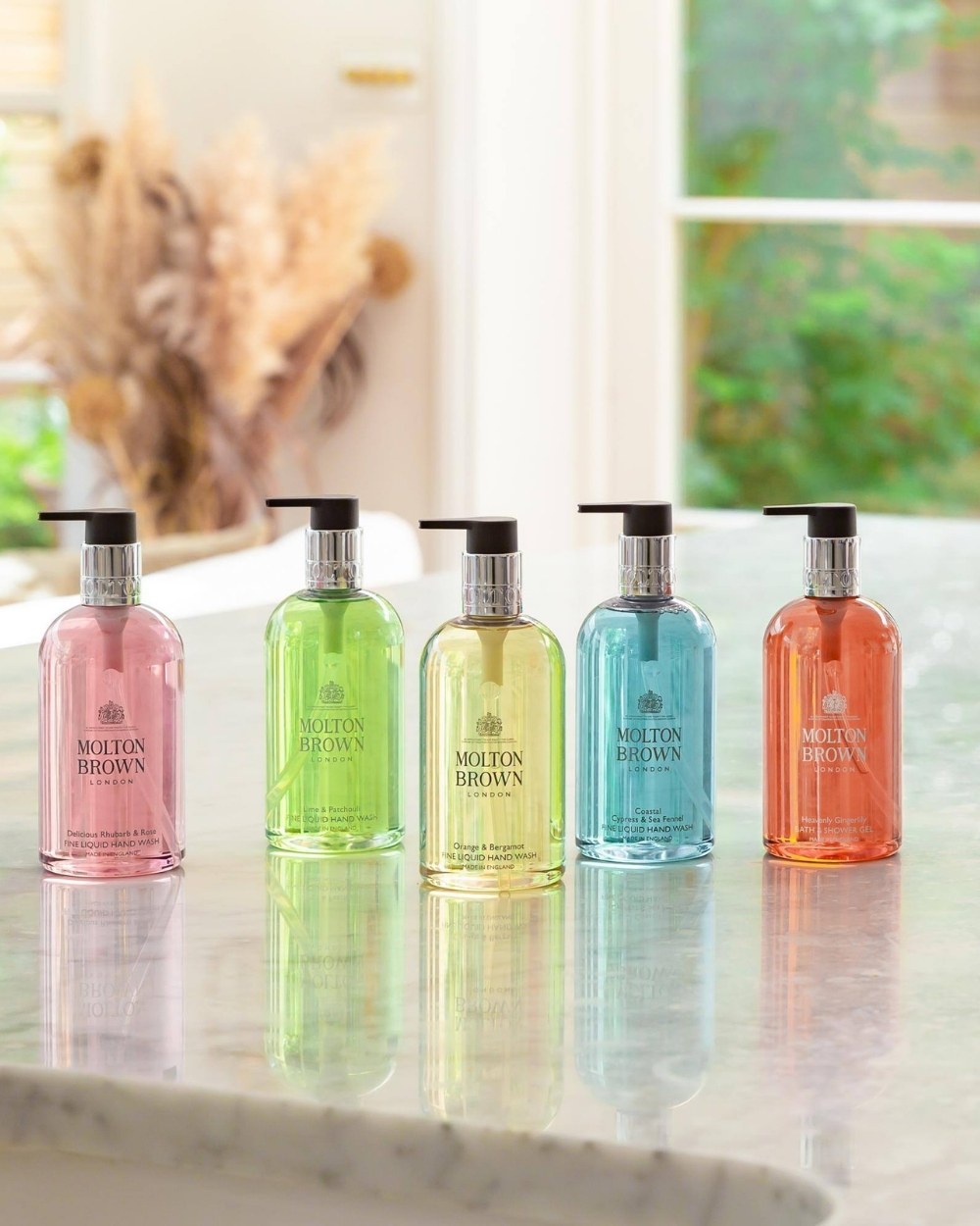 Delicious Rhubarb & Rose Hand Wash - MOLTON BROWN London | Risvolto.com